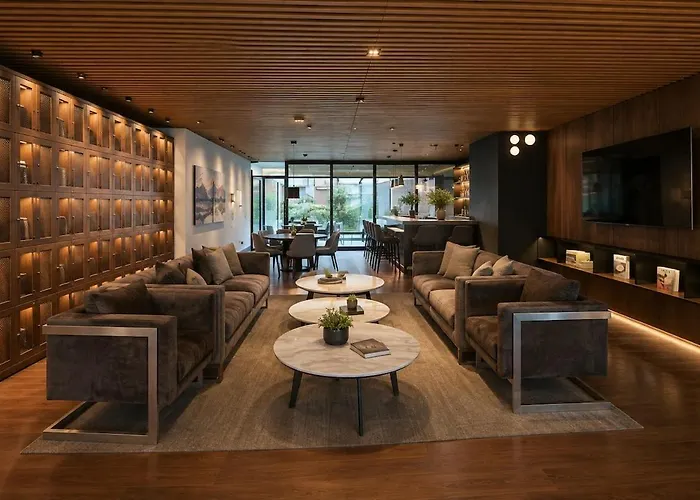 Luxury 1br W Pool, Jacuzzi, Near Antara *